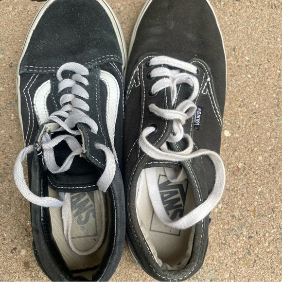 VANS Women’s Mismatched Black White Old Skool Sneakers Classic Size 6 - Picture 5 of 11